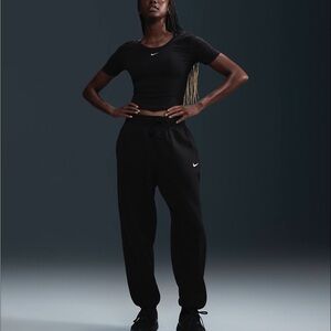 Nike Women's Black Oversized High-rise Joggers, XS short